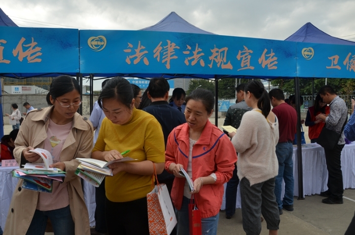 福建：省市区三级联办开展安全用药进企业活动
