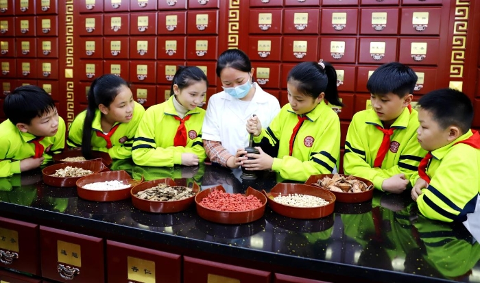 图为活动现场。