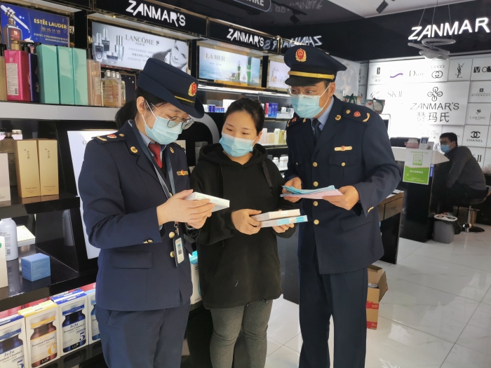 图为检查现场。