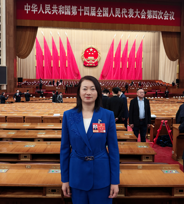 全国人大代表、步长制药副董事长赵菁