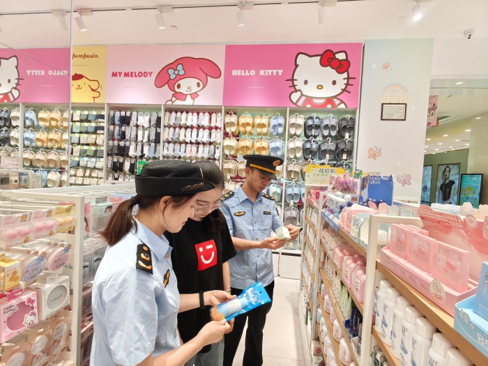 浙江安吉开展儿童化妆品专项执法检查1